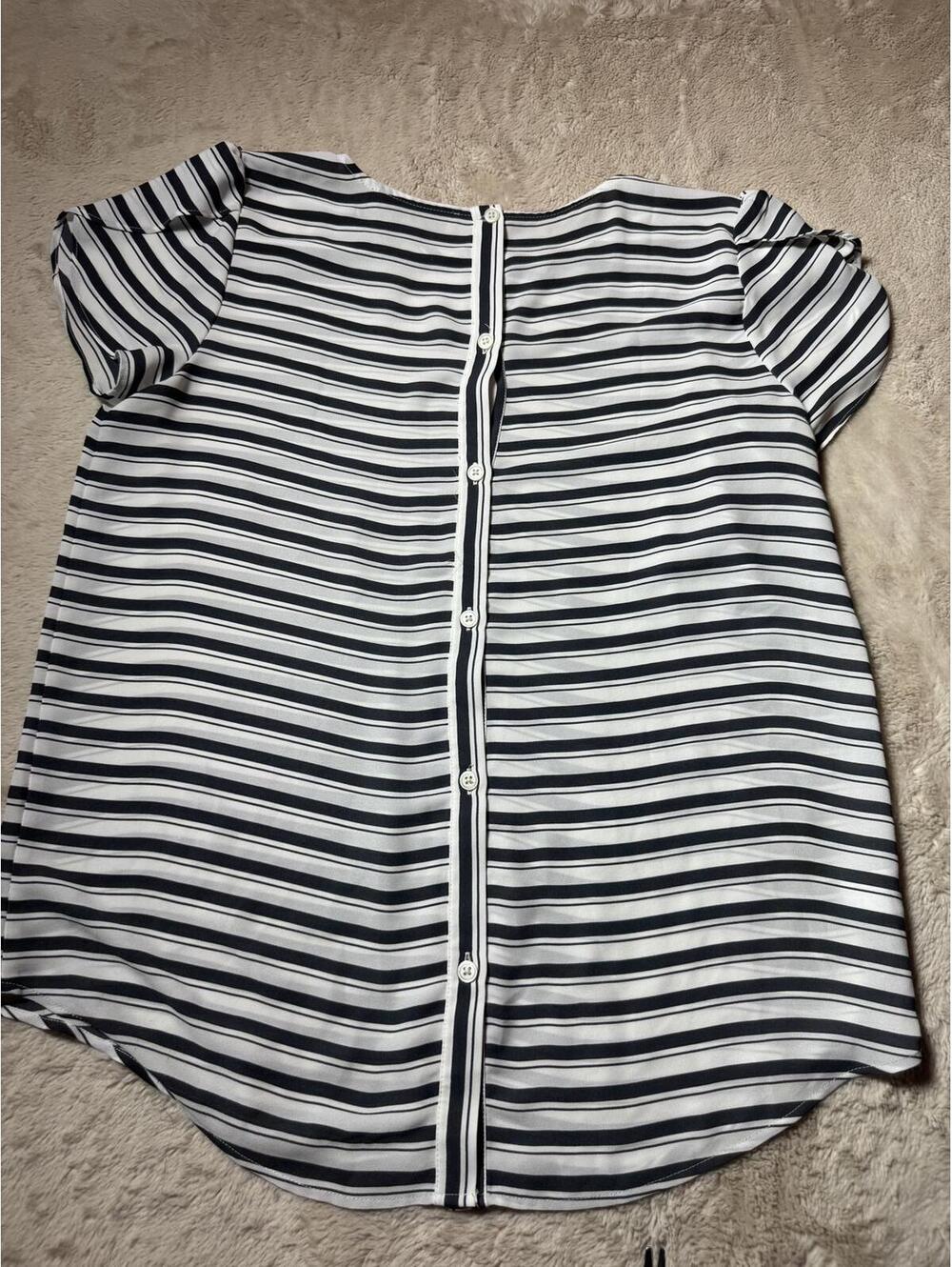 LOFT Black and White Striped Short Sleeve‎ Blouse SZ Med - Picture 4 of 4